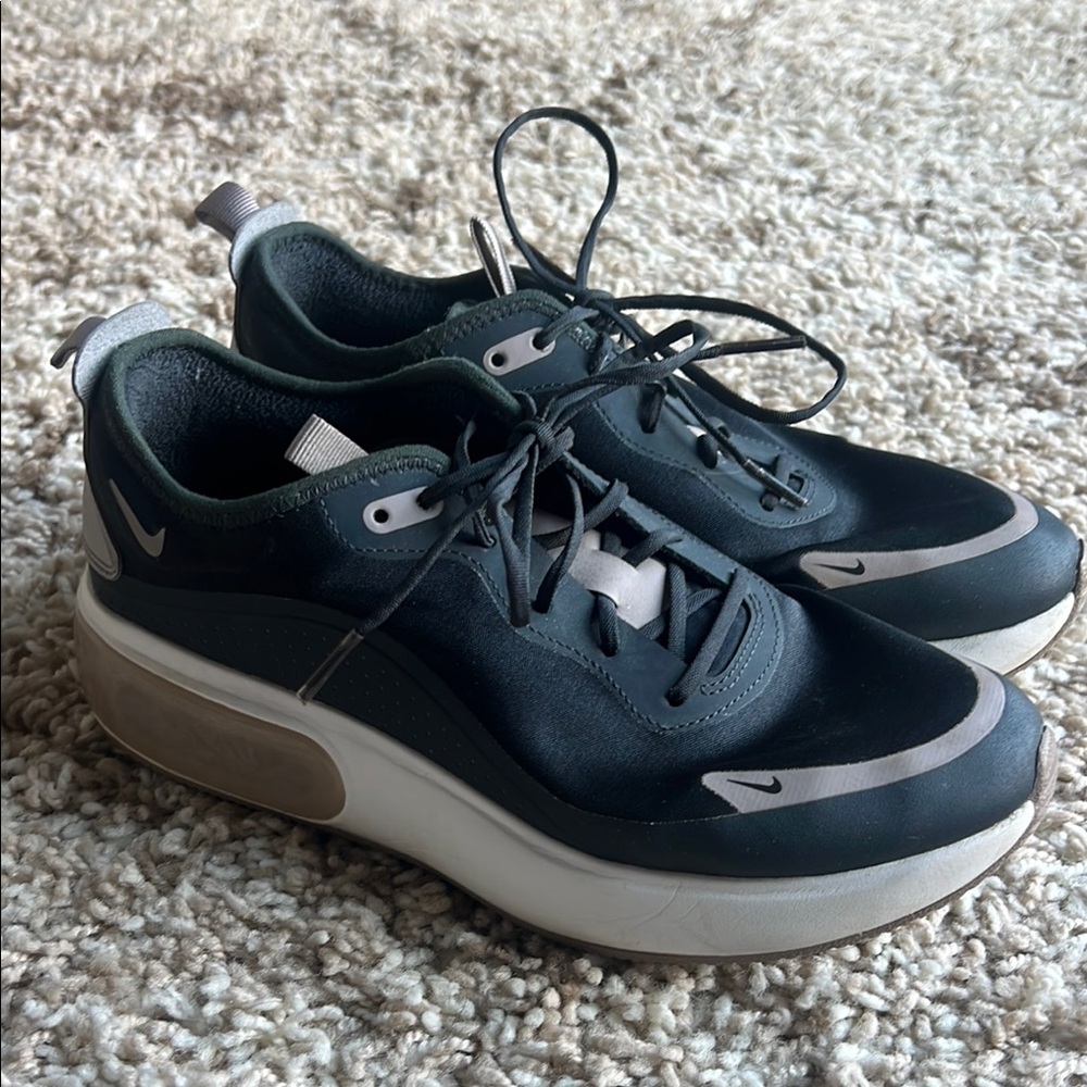 Nike Black and Gray Sneakers with Air Cushioning